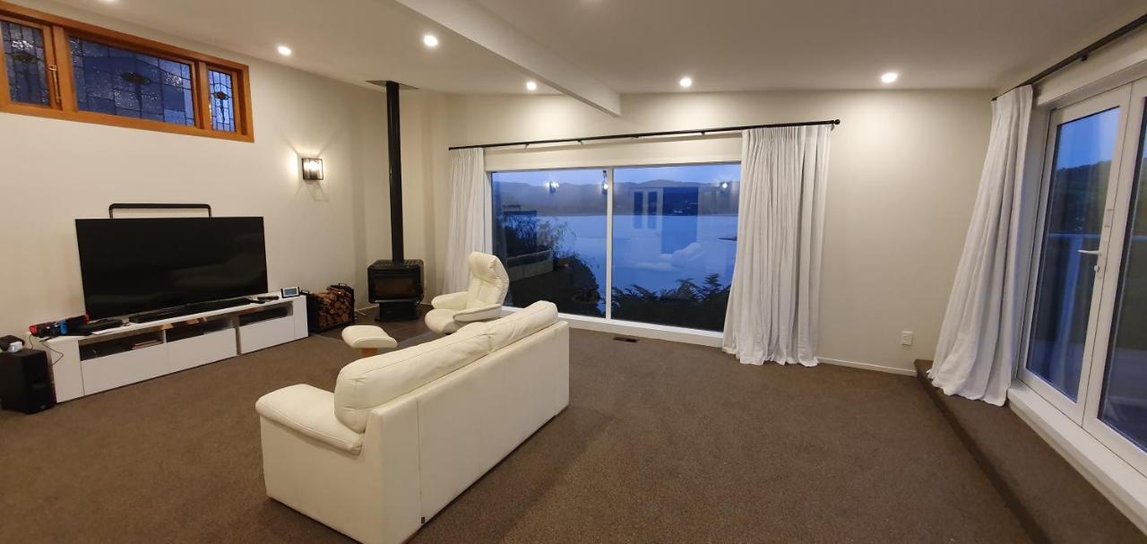 Whitby Sea View Apartment โพริรัว ภายนอก รูปภาพ