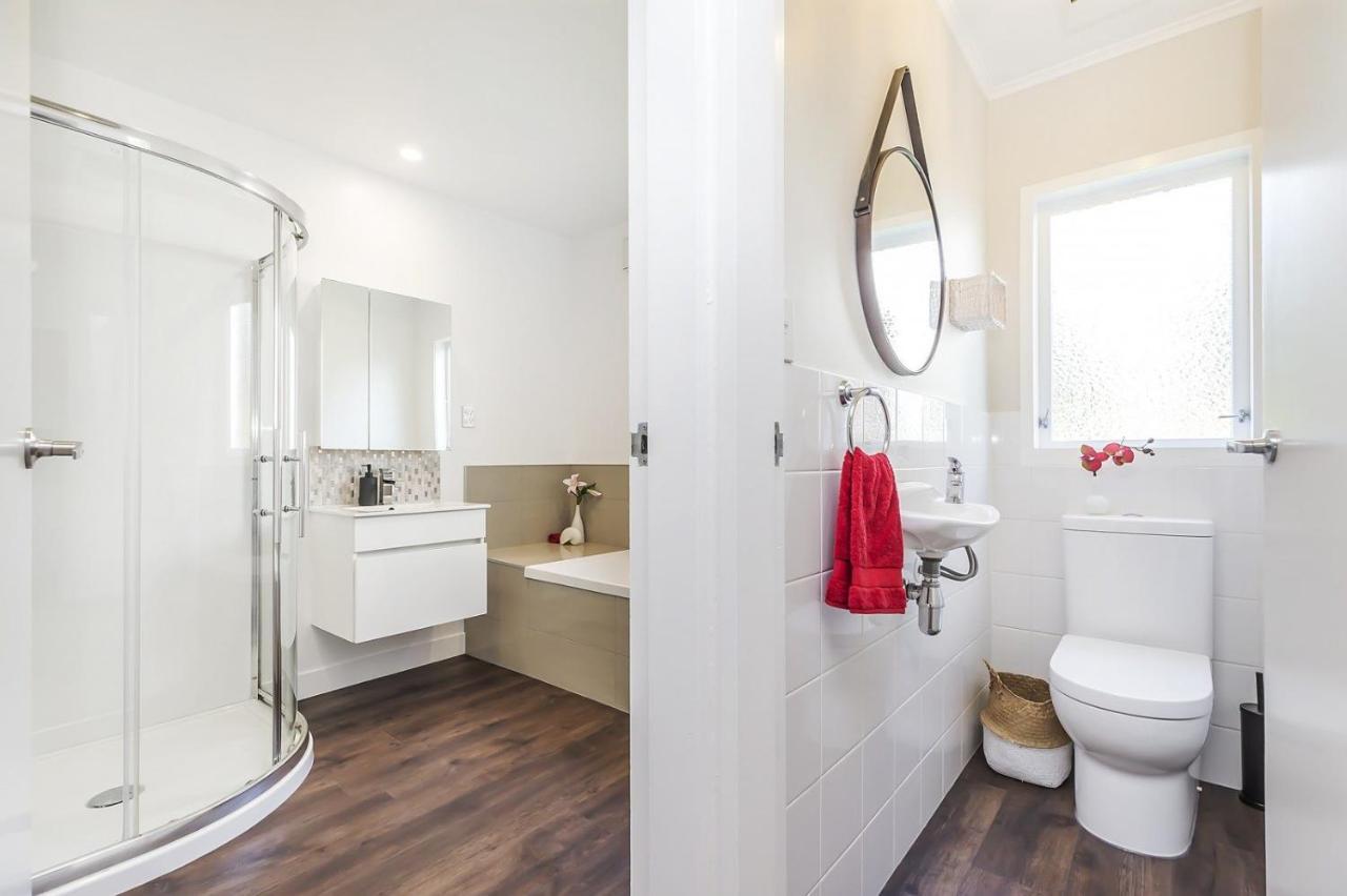 Whitby Sea View Apartment โพริรัว ภายนอก รูปภาพ